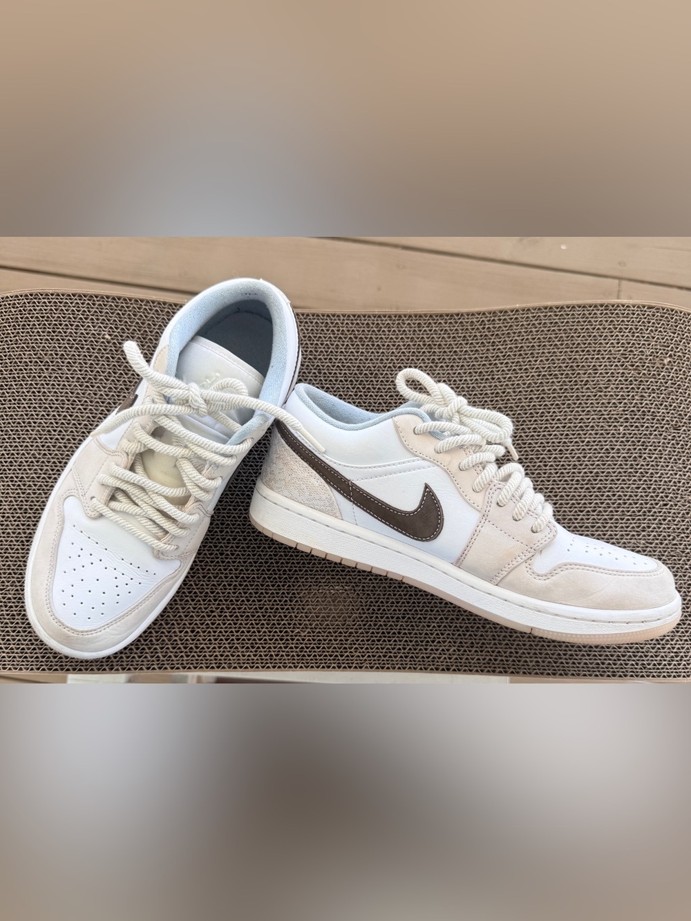 Jordan 1 Low White/White/Light Soft Pink/Ironstone sneakers Sz 8.5